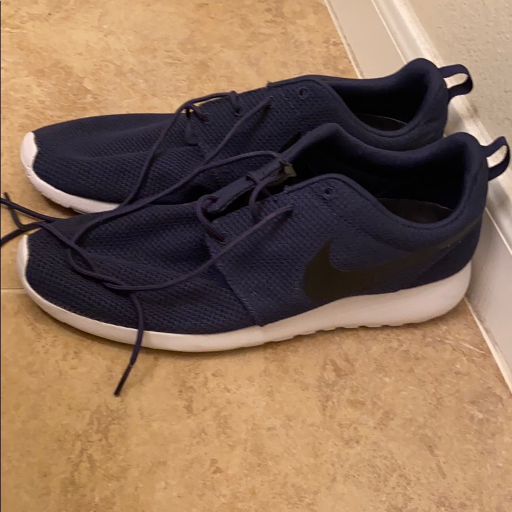 Nike Roshi One - Picture 2 of 5